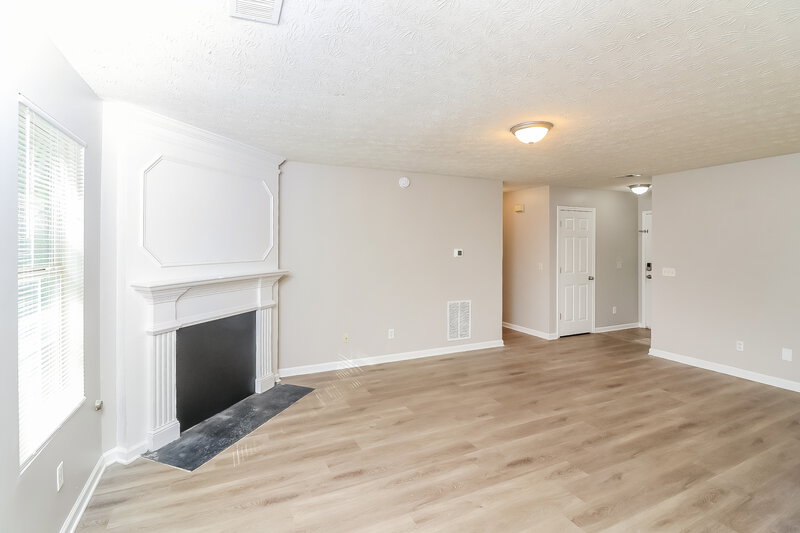 2,360/Mo, 3410 Homeward Trail Ellenwood, GA 30294 Living Room View 3