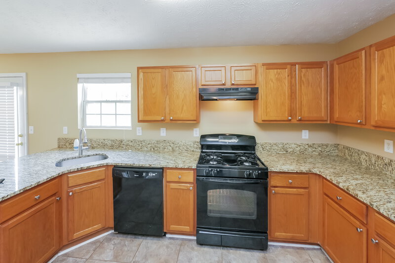 1,750/Mo, 4115 Mission Way McDonough, GA 30252 Kitchen View 2