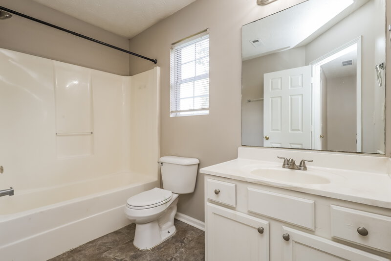 1,745/Mo, 4115 Mission Way McDonough, GA 30252 Main Bathroom View