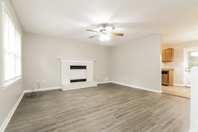 1,720/Mo, 4635 Hamlet Walk SE Conyers, GA 30094 Living Room View 3