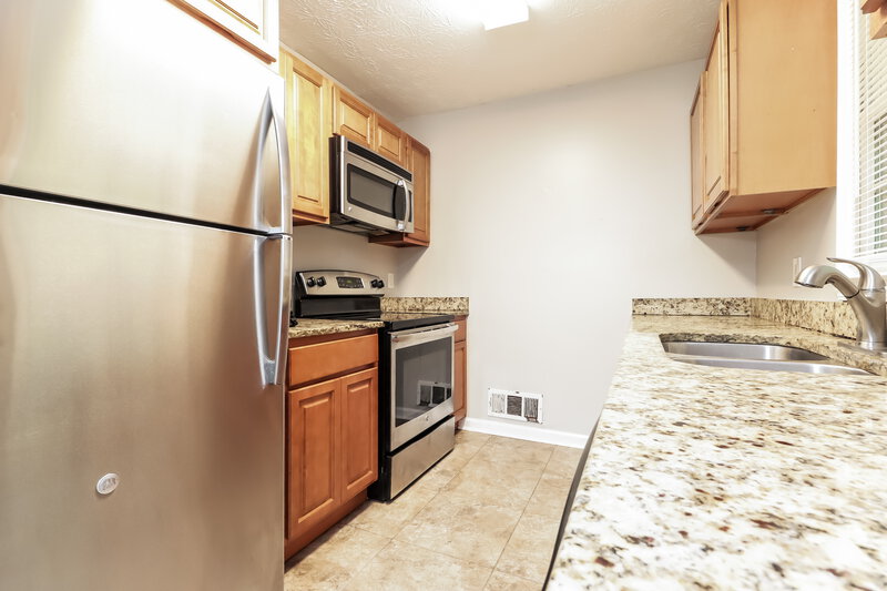 1,720/Mo, 4635 Hamlet Walk SE Conyers, GA 30094 Kitchen View