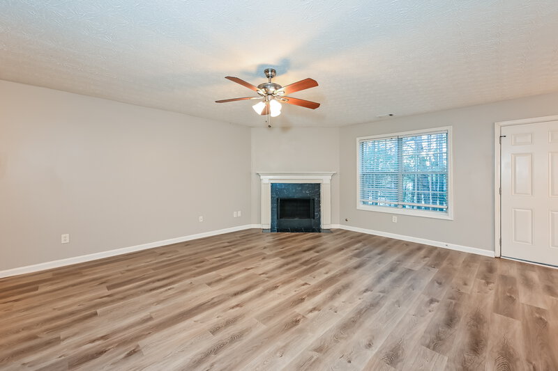 2,175/Mo, 581 Shadow Valley Ct Lithonia, GA 30058 Living Room View