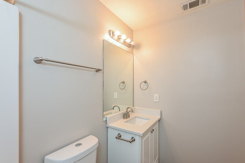 2,175/Mo, 581 Shadow Valley Ct Lithonia, GA 30058 Bathroom View 2
