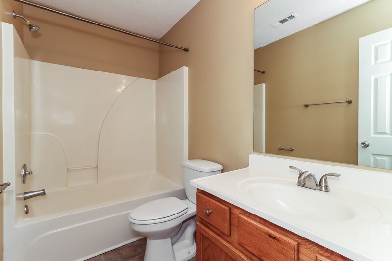 1,770/Mo, 233 Galvin Trail Dallas, GA 30157 Bathroom View
