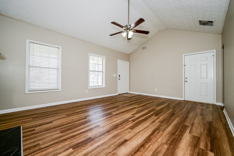 1,745/Mo, 245 Long Creek Dr Covington, GA 30016 Living Room View