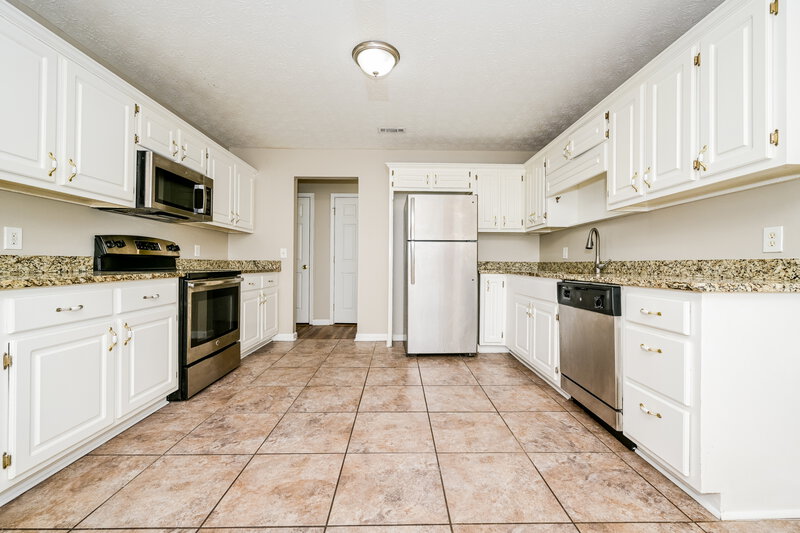 1,745/Mo, 245 Long Creek Dr Covington, GA 30016 Kitchen View 2