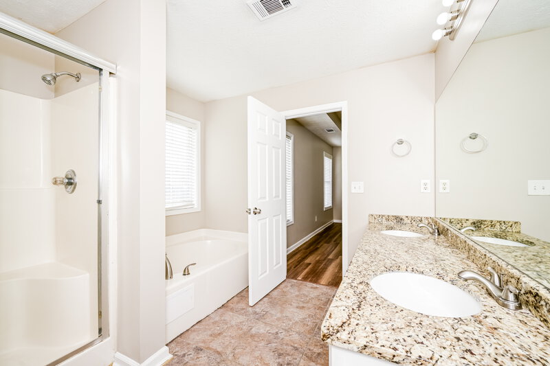 1,745/Mo, 245 Long Creek Dr Covington, GA 30016 Main Bathroom View 2