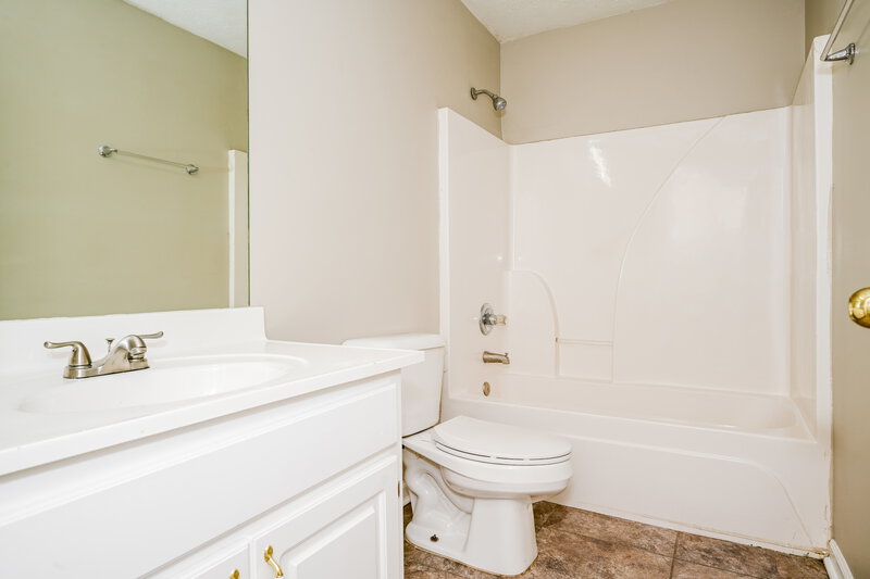 1,745/Mo, 245 Long Creek Dr Covington, GA 30016 Bathroom View