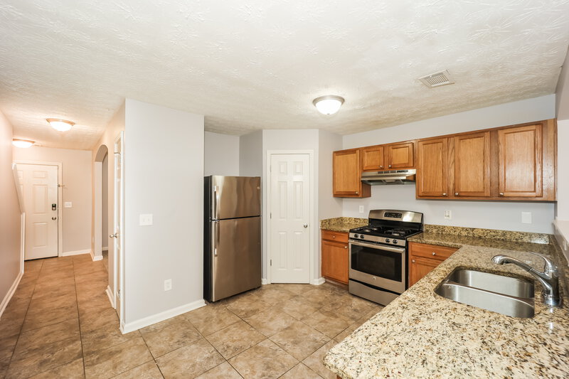 1,700/Mo, 9497 Lakeview Rd Union City, GA 30291 Kitchen View