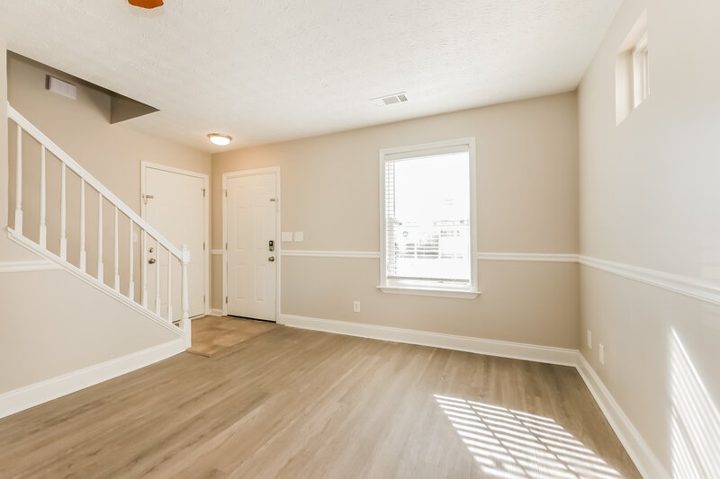 1,550/Mo, 145 Lakebirch Dr Covington, GA 30016 Living Room View 2