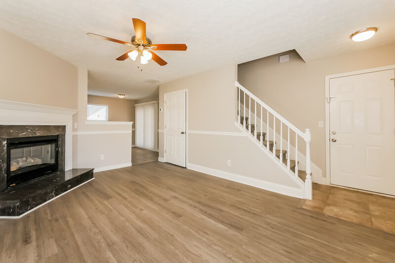 1,550/Mo, 145 Lakebirch Dr Covington, GA 30016 Living Room View 3