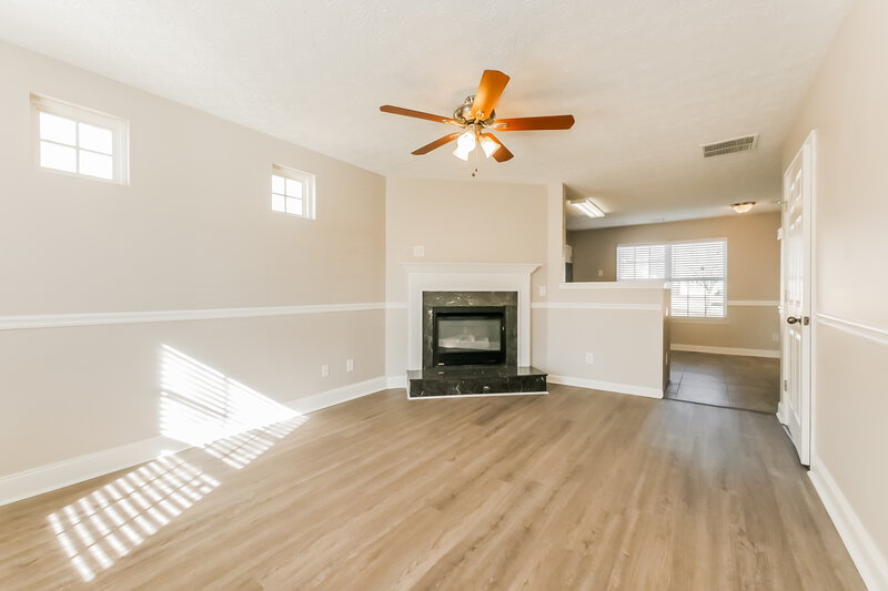 1,550/Mo, 145 Lakebirch Dr Covington, GA 30016 Living Room View 4