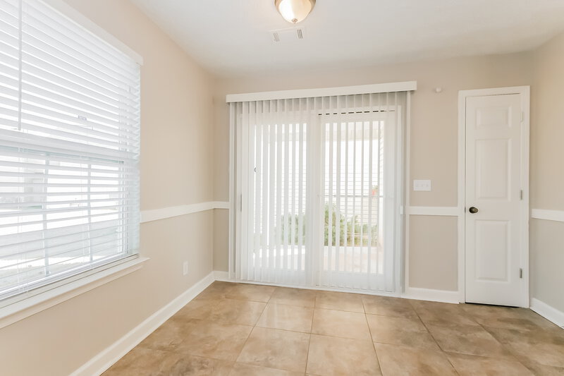1,550/Mo, 145 Lakebirch Dr Covington, GA 30016 Dining Room View