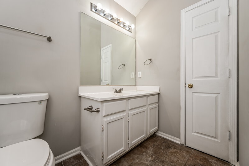 2,055/Mo, 2744 Sanibel Ln SE Smyrna, GA 30082 Main Bathroom View
