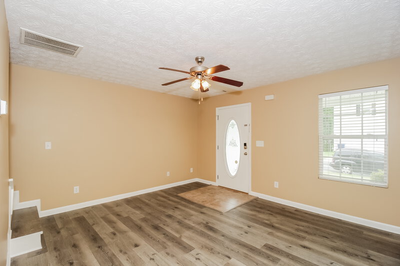 1,700/Mo, 108 Cobblestone Dr Dallas, GA 30132 Living Room View 2