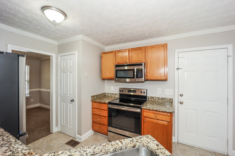 2,740/Mo, 365 Tara Rd Jonesboro, GA 30238 Kitchen View 2