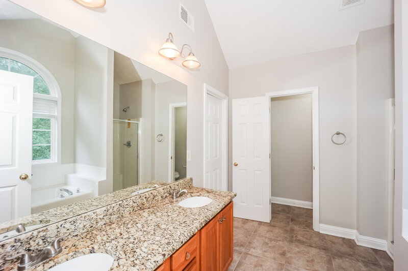 2,740/Mo, 365 Tara Rd Jonesboro, GA 30238 Main Bathroom View
