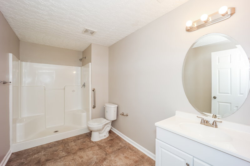 2,740/Mo, 365 Tara Rd Jonesboro, GA 30238 Bathroom View 2