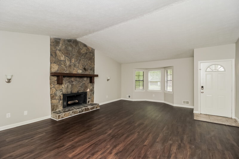2,370/Mo, 6511 Meadow Lark Dr Riverdale, GA 30296 Living Room View