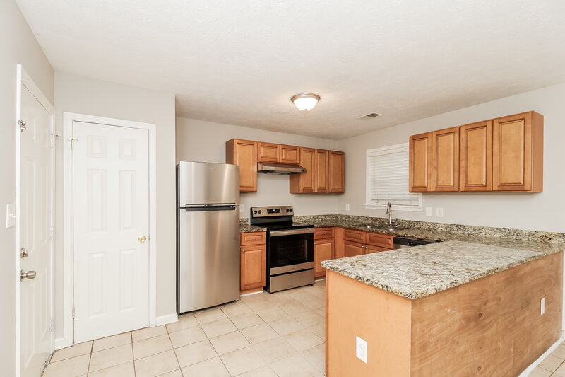 2,370/Mo, 6511 Meadow Lark Dr Riverdale, GA 30296 Kitchen View