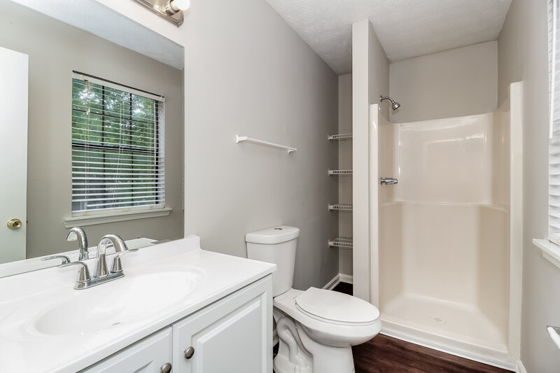 2,370/Mo, 6511 Meadow Lark Dr Riverdale, GA 30296 Main Bathroom View