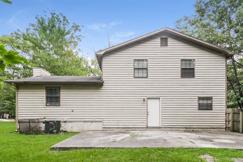 2,370/Mo, 6511 Meadow Lark Dr Riverdale, GA 30296 Rear View 2