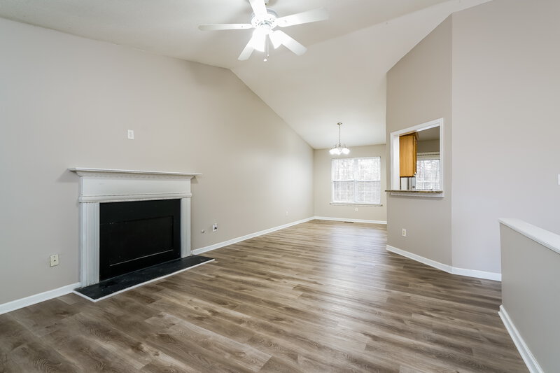 2,340/Mo, 576 Woodbridge Dr Dallas, GA 30157 Living Room View