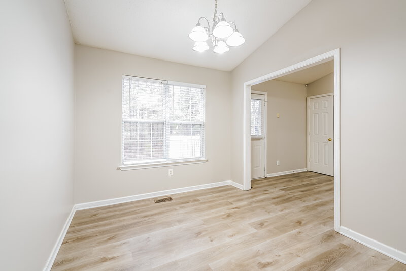 2,340/Mo, 576 Woodbridge Dr Dallas, GA 30157 Dining Room View