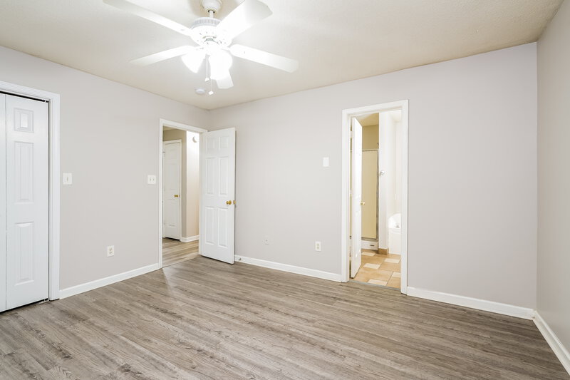 2,340/Mo, 576 Woodbridge Dr Dallas, GA 30157 Main Bedroom View 2