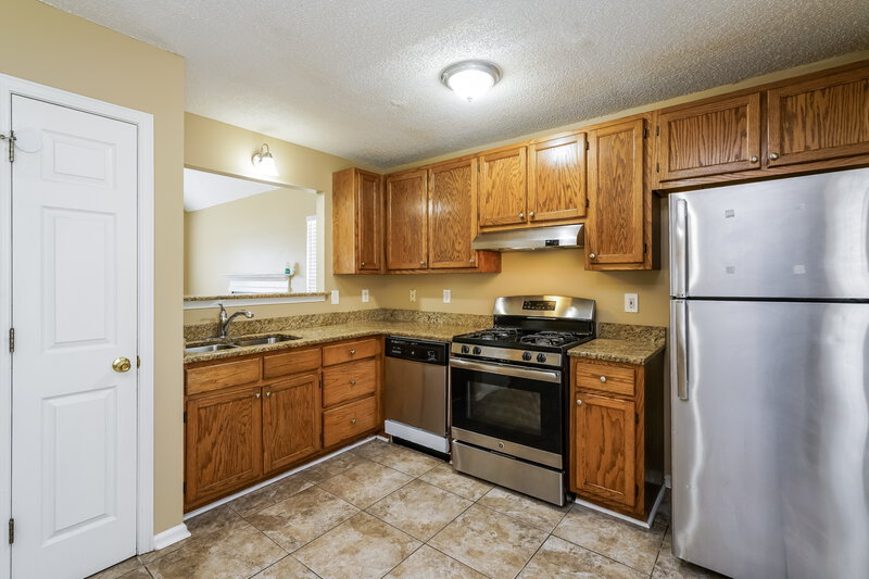 2,080/Mo, 6320 Wellington Ct Douglasville, GA 30134 Kitchen View 2
