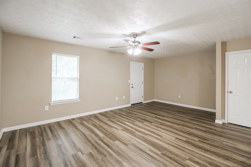 1,510/Mo, 1660 E Riverchase Circle NE Conyers, GA 30013 Living Room View 2