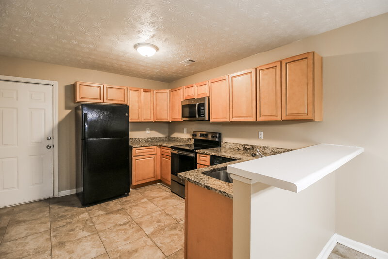 1,510/Mo, 1660 E Riverchase Circle NE Conyers, GA 30013 Kitchen View