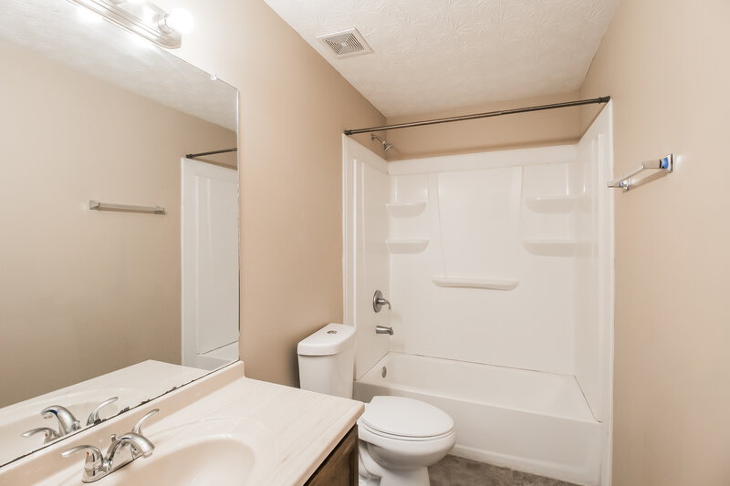 1,510/Mo, 1660 E Riverchase Circle NE Conyers, GA 30013 Bathroom View