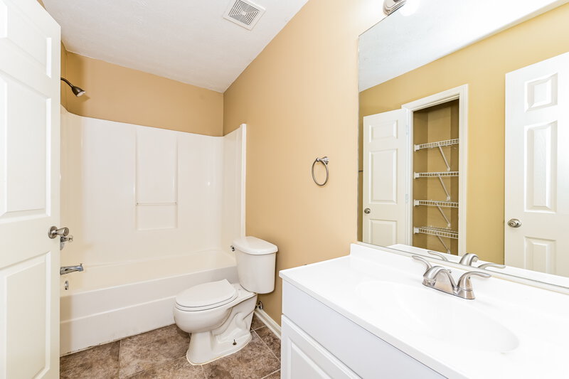 1,710/Mo, 6182 Harvard Ct Morrow, GA 30260 Bathroom View