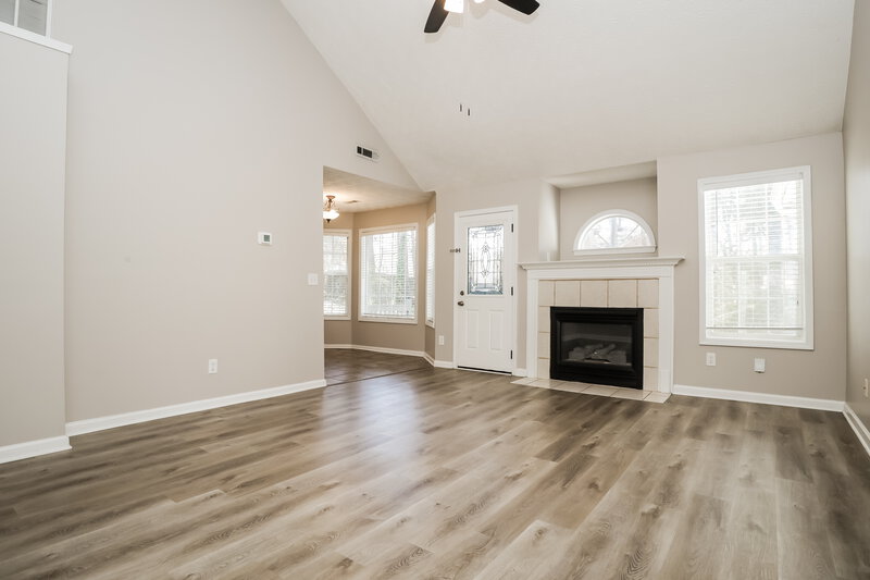 1,805/Mo, 221 Eagles Crest Ct McDonough, GA 30253 Living Room View 2