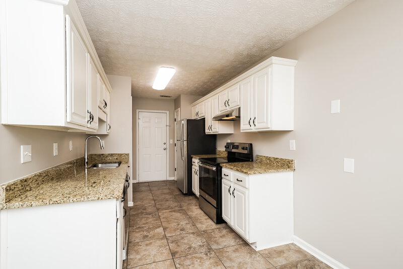 1,805/Mo, 221 Eagles Crest Ct McDonough, GA 30253 Kitchen View