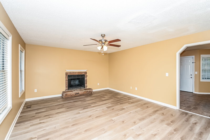 1,700/Mo, 115 Amberwood Ln Euharlee, GA 30145 Living Room View