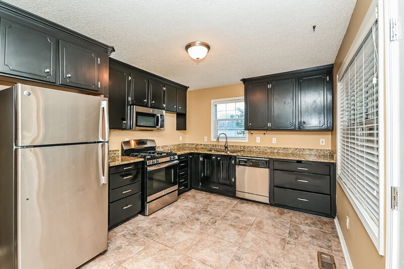 1,700/Mo, 115 Amberwood Ln Euharlee, GA 30145 Kitchen View