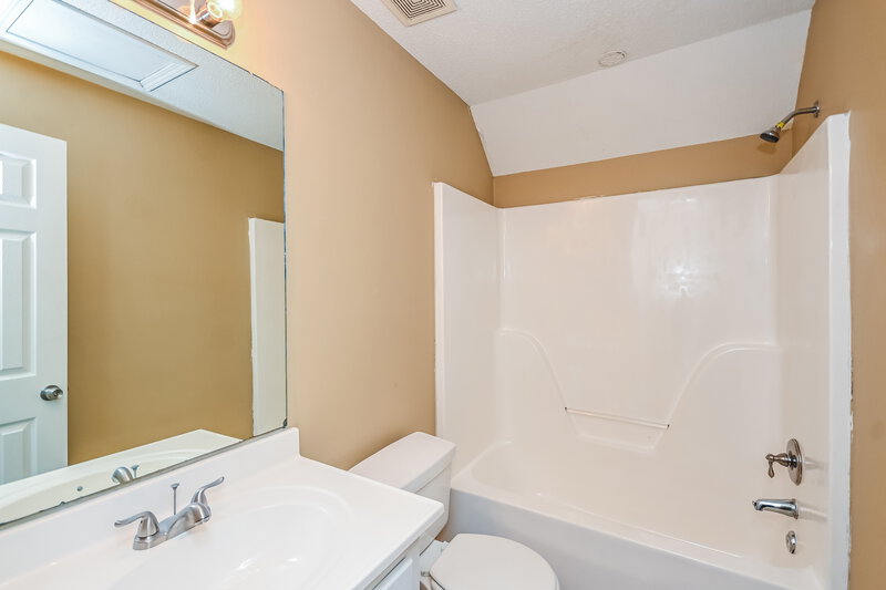 1,700/Mo, 115 Amberwood Ln Euharlee, GA 30145 Bathroom View