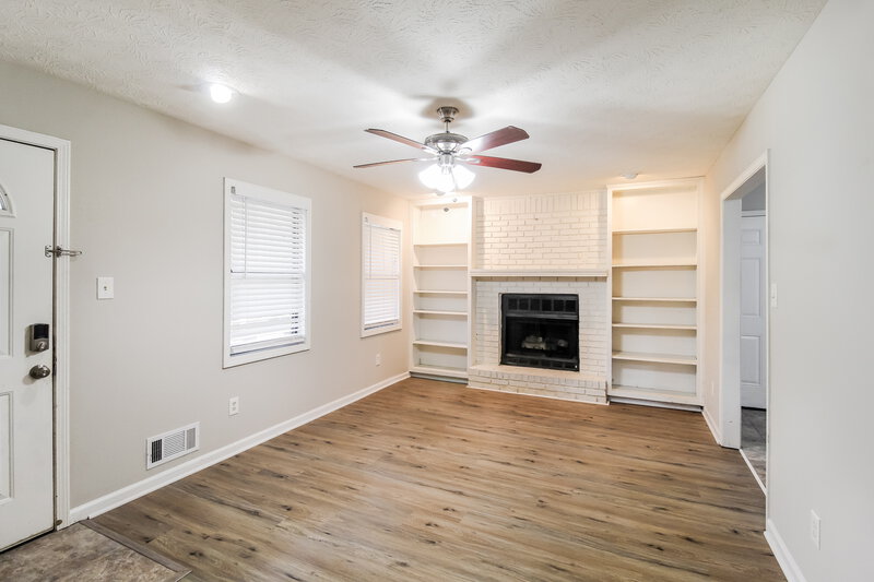 1,790/Mo, 2794 Sardis Dr NE Buford, GA 30519 Living Room View 3