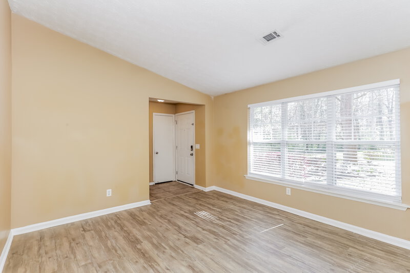 2,330/Mo, 6761 Timbers East Dr Lithonia, GA 30058 Living Room View