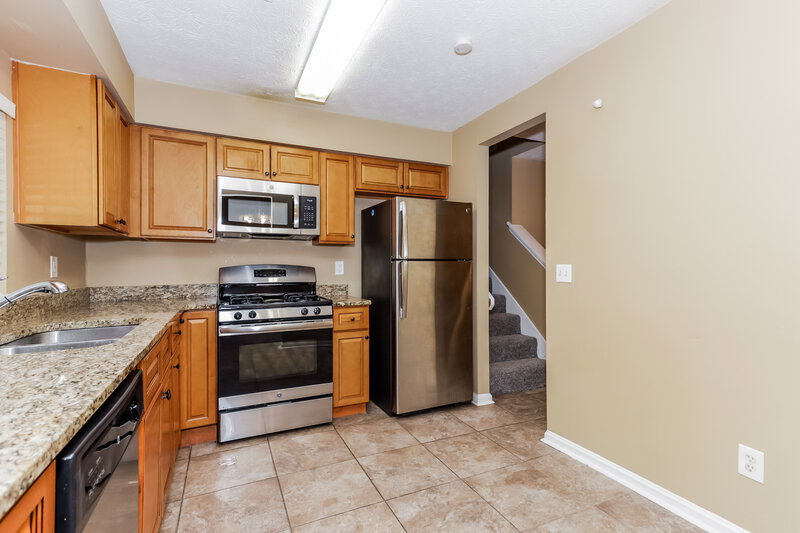 2,330/Mo, 6761 Timbers East Dr Lithonia, GA 30058 Kitchen View 2
