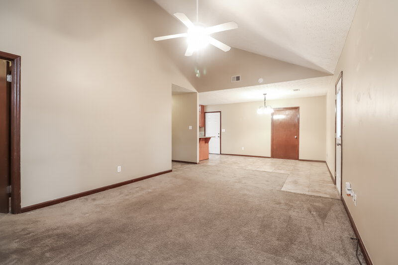 1,585/Mo, 20 Charlotte Blvd Stockbridge, GA 30281 Living Room View 2