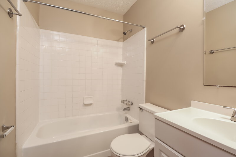 1,585/Mo, 20 Charlotte Blvd Stockbridge, GA 30281 Bathroom View