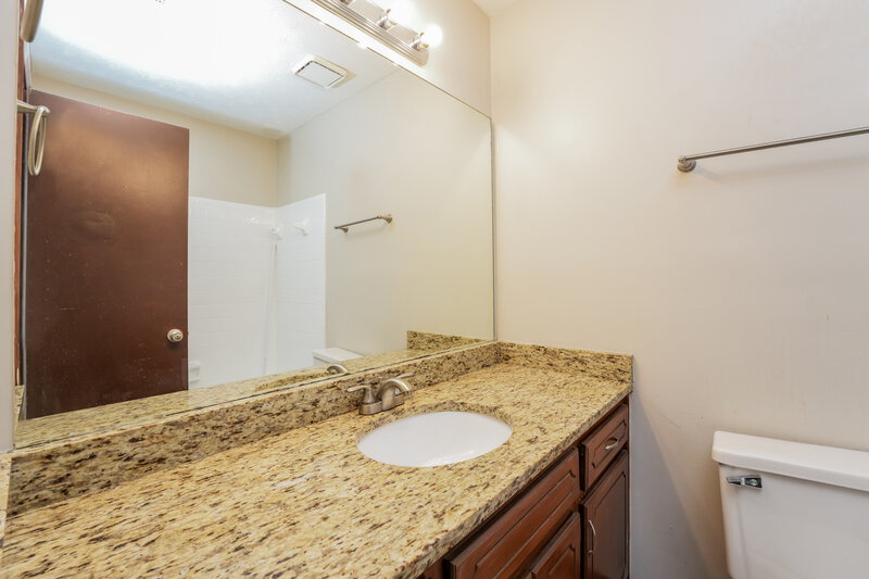 1,700/Mo, 116 Adrian Dr Stockbridge, GA 30281 Main Bathroom View