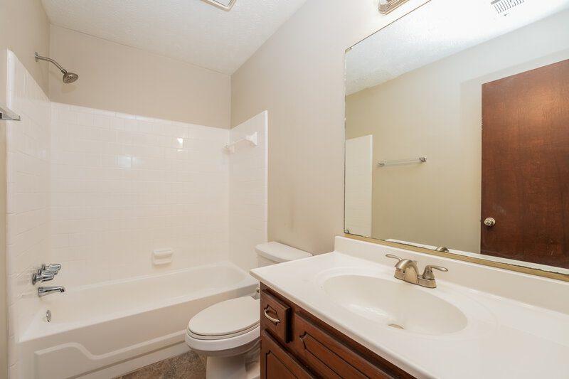 1,700/Mo, 116 Adrian Dr Stockbridge, GA 30281 Bathroom View