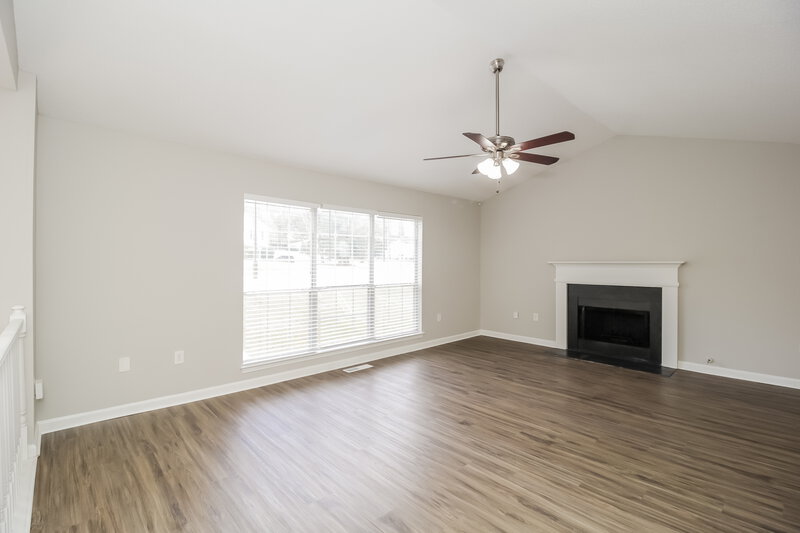 1,665/Mo, 147 Bridge Station Dr Douglasville, GA 30134 Living Room View 3