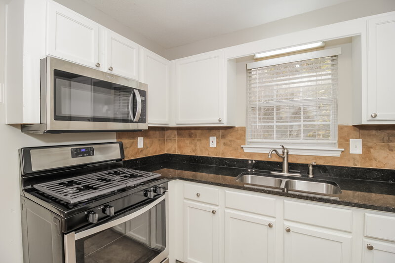 1,665/Mo, 147 Bridge Station Dr Douglasville, GA 30134 Kitchen View 2