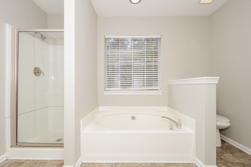 1,665/Mo, 147 Bridge Station Dr Douglasville, GA 30134 Main Bathroom View 2