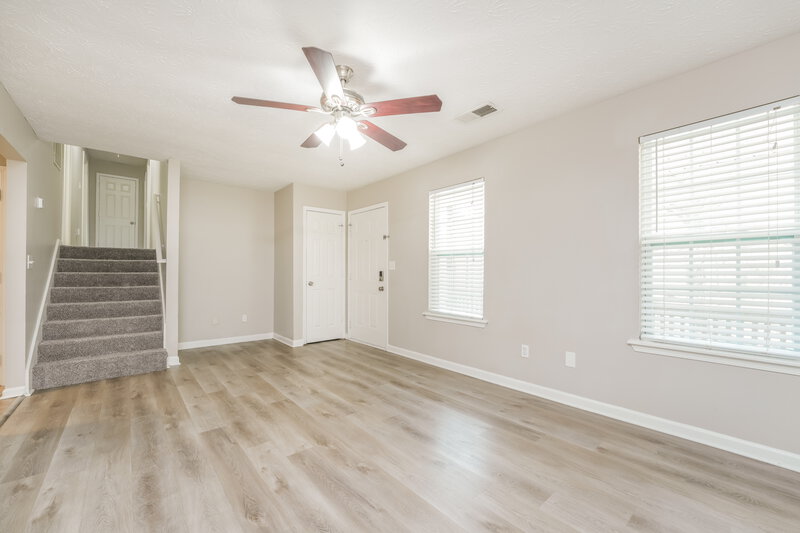 1,915/Mo, 728 Stonebridge Park Circle Lithonia, GA 30058 Living Room View 2